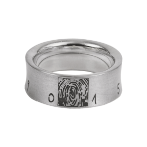 Ring by Ring, Ring mit graviertem Datum und Fingerabdruck